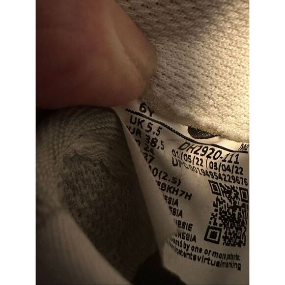 Nike Unisex White Low Top Air Force Sneaker Athletic Shoes Size 6Y - Picture 8 of 8